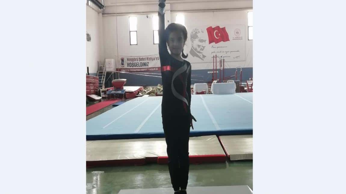 Öğrencimiz Zehra YÜZBAŞIOĞLU (2-A) Artistik  Cimnastik Yarışmasında Okulumuzu Temsil Etti